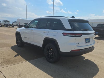 2026 Jeep Grand Cherokee Laredo Altitude