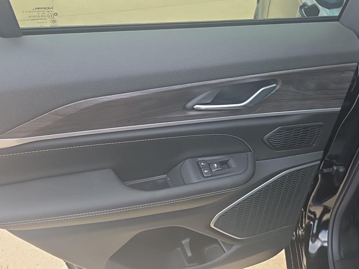 2026 Jeep Grand Cherokee Limited Reserve