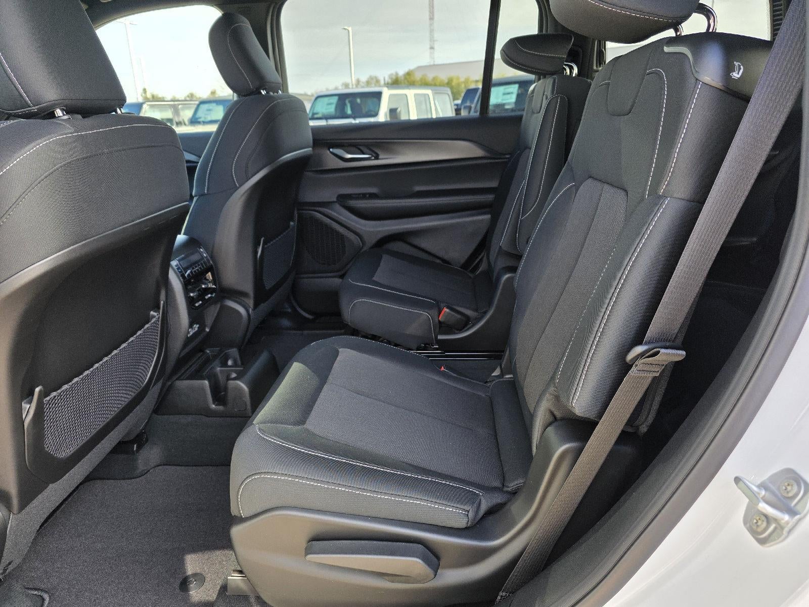 2026 Jeep Grand Cherokee L Laredo