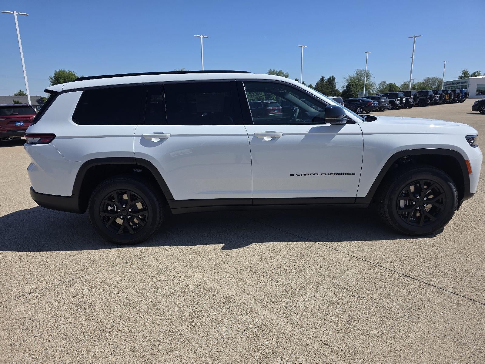 2026 Jeep Grand Cherokee L Laredo Altitude