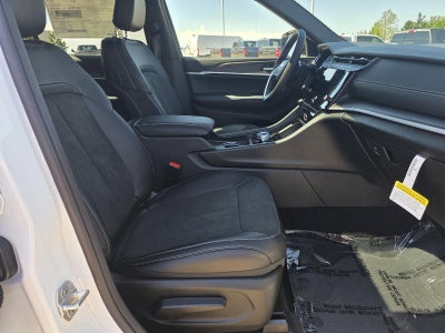 2026 Jeep Grand Cherokee L Laredo Altitude