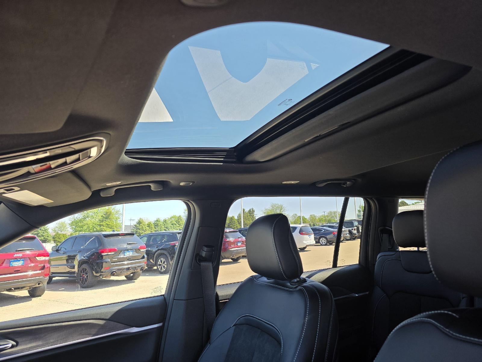 2026 Jeep Grand Cherokee L Laredo Altitude