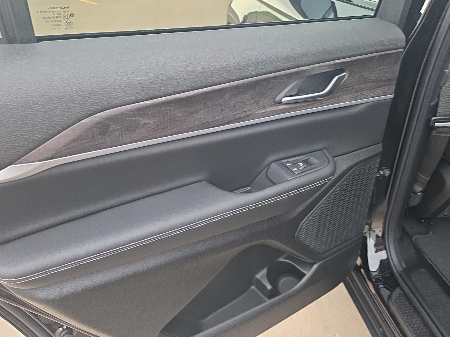 2026 Jeep Grand Cherokee L Laredo Altitude