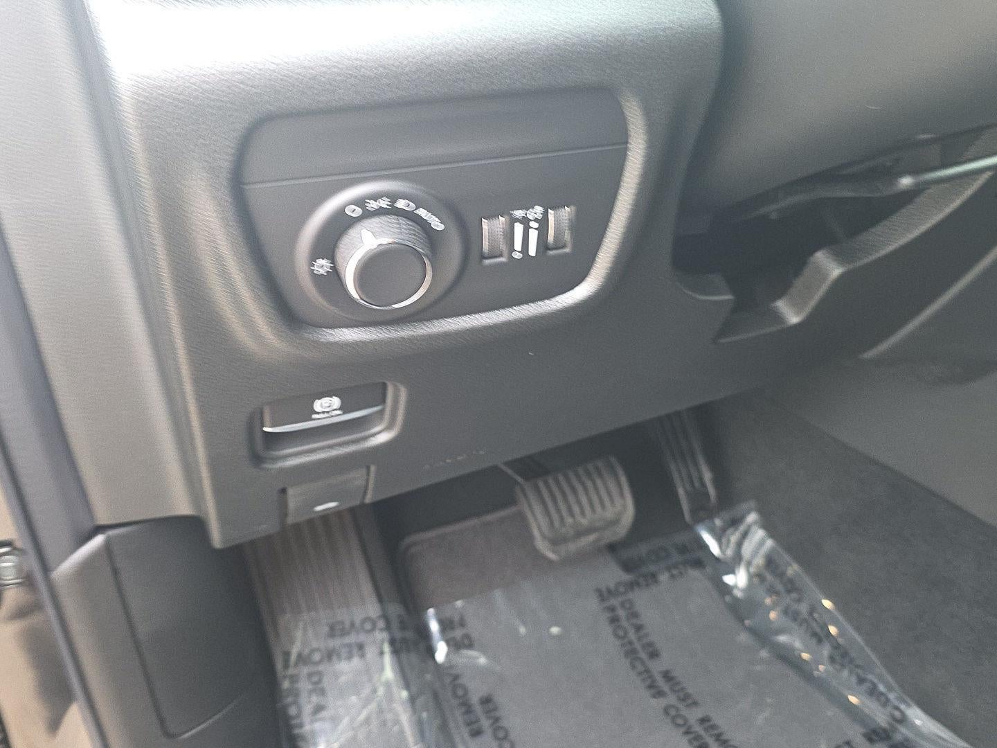 2026 Jeep Grand Cherokee L Laredo Altitude