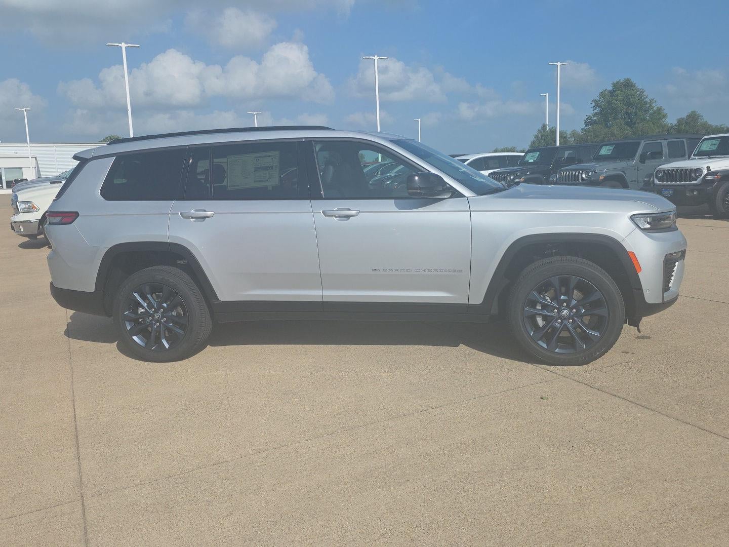 2026 Jeep Grand Cherokee L 85th Anniversary Edition