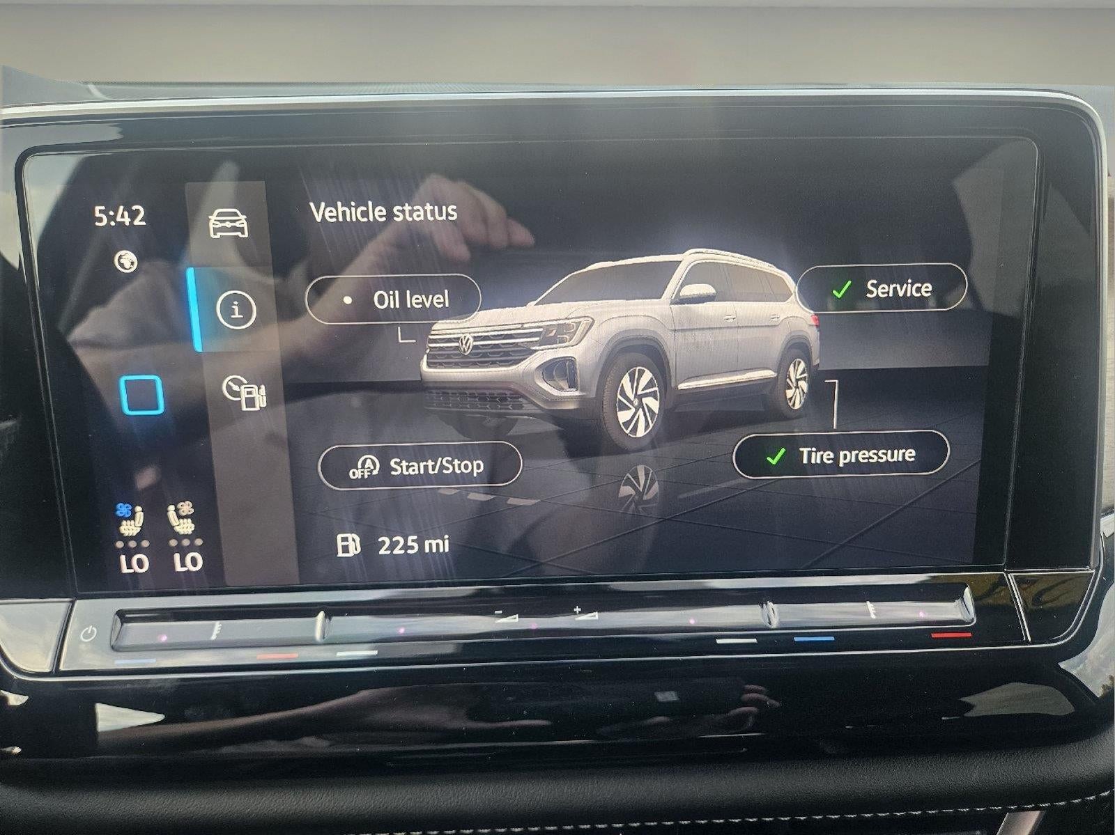 2024 Volkswagen Atlas 2.0T SE w/Technology