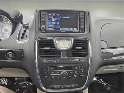 2015 Chrysler Town & Country Touring