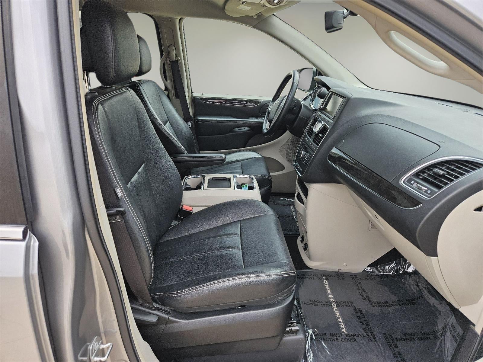 2015 Chrysler Town & Country Touring