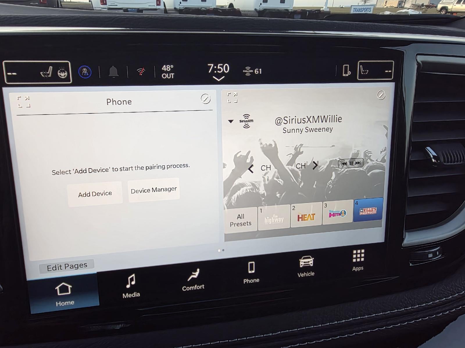 2026 Chrysler Pacifica Select