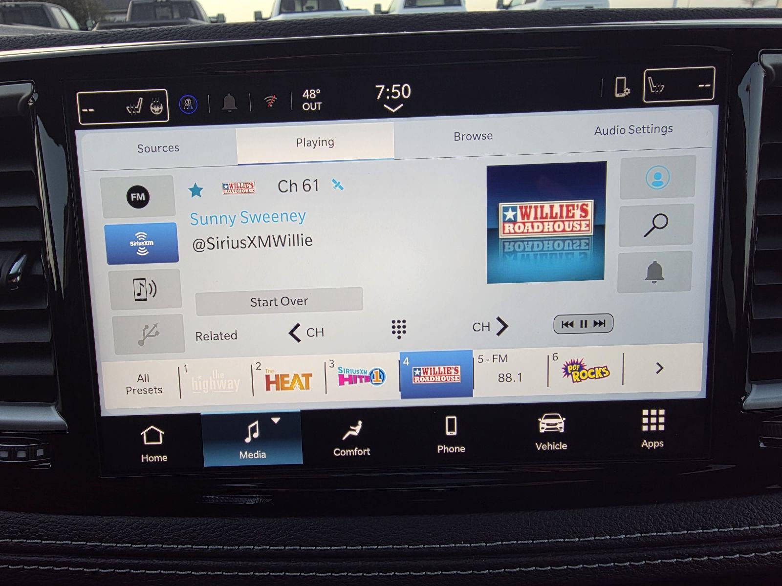 2026 Chrysler Pacifica Select