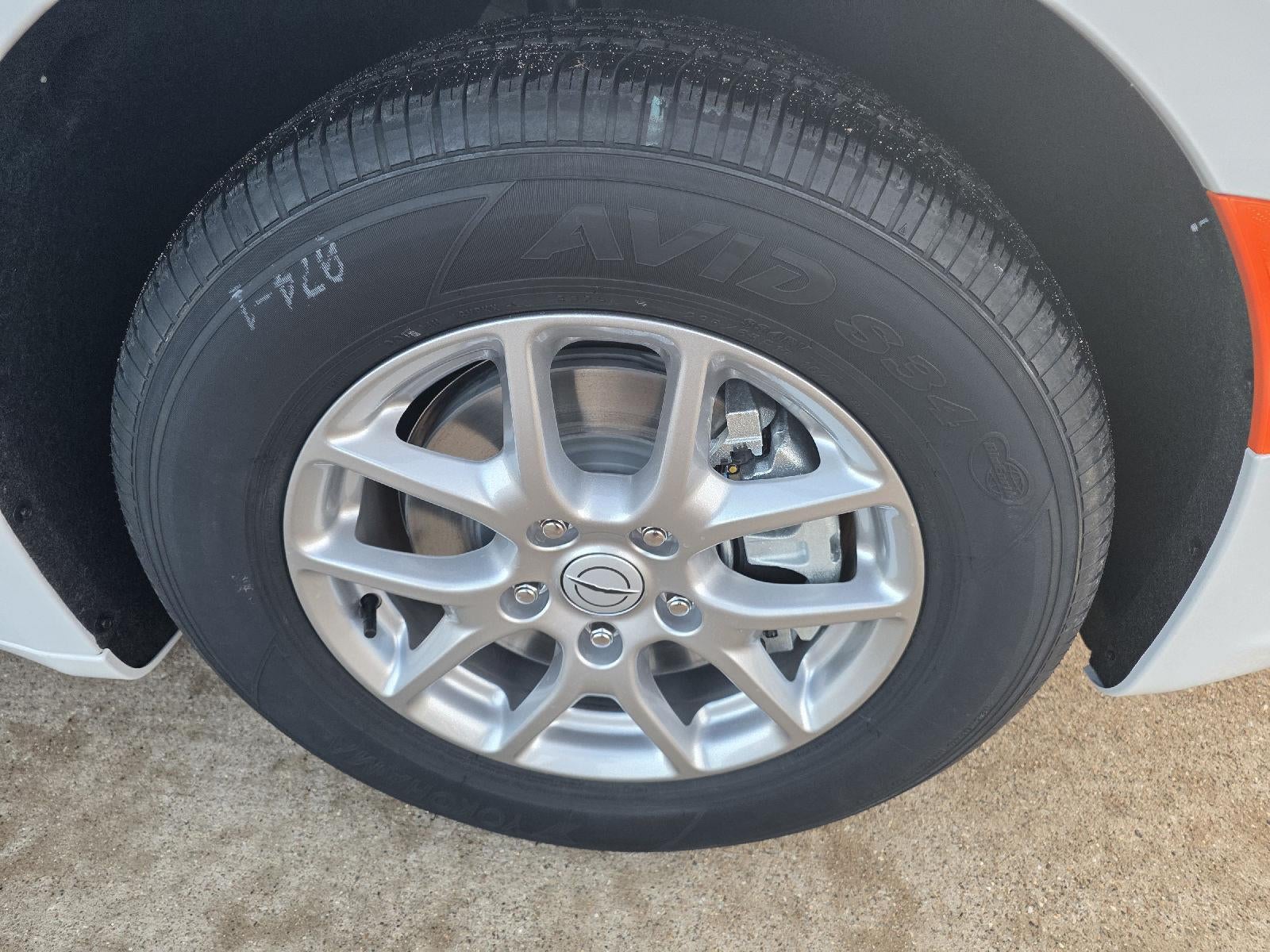 2026 Chrysler Pacifica Select