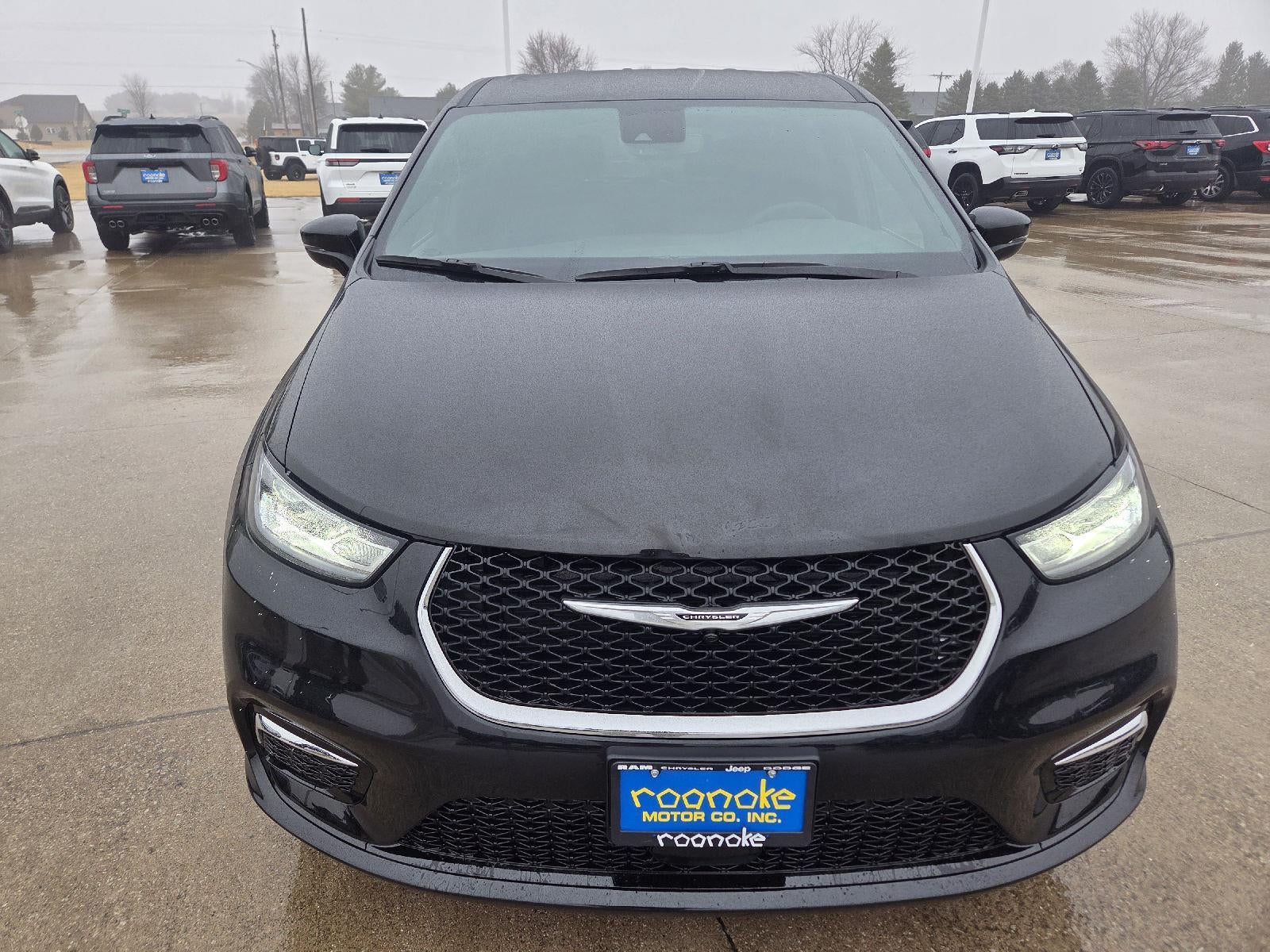 2026 Chrysler Pacifica Select