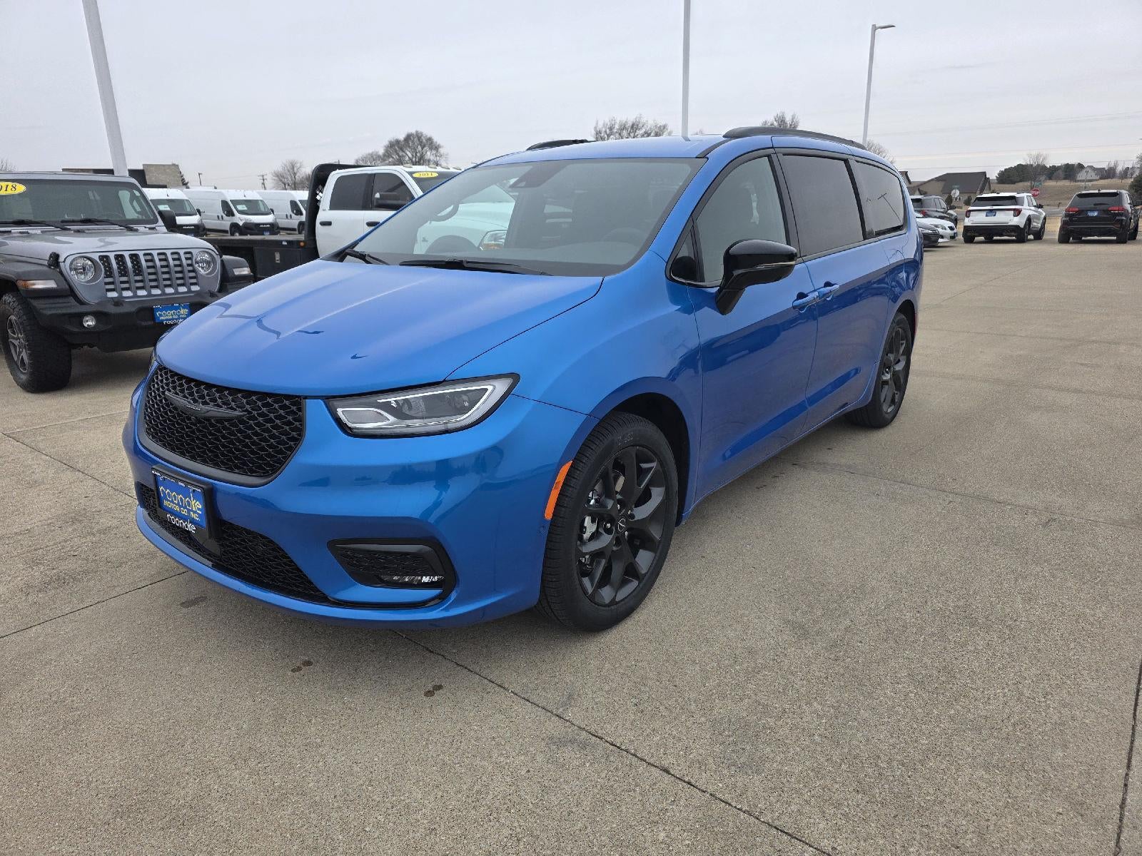 2026 Chrysler Pacifica Select