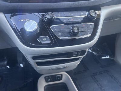 2018 Chrysler Pacifica Touring-L