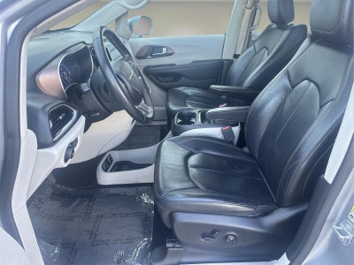 2018 Chrysler Pacifica Touring-L