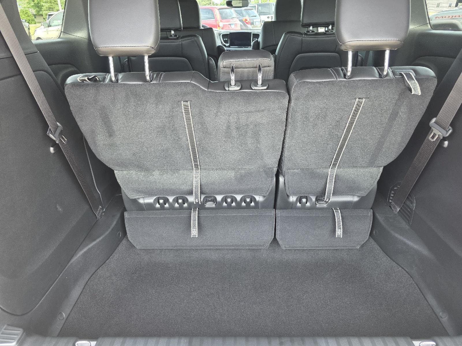 2027 Chrysler Pacifica Select