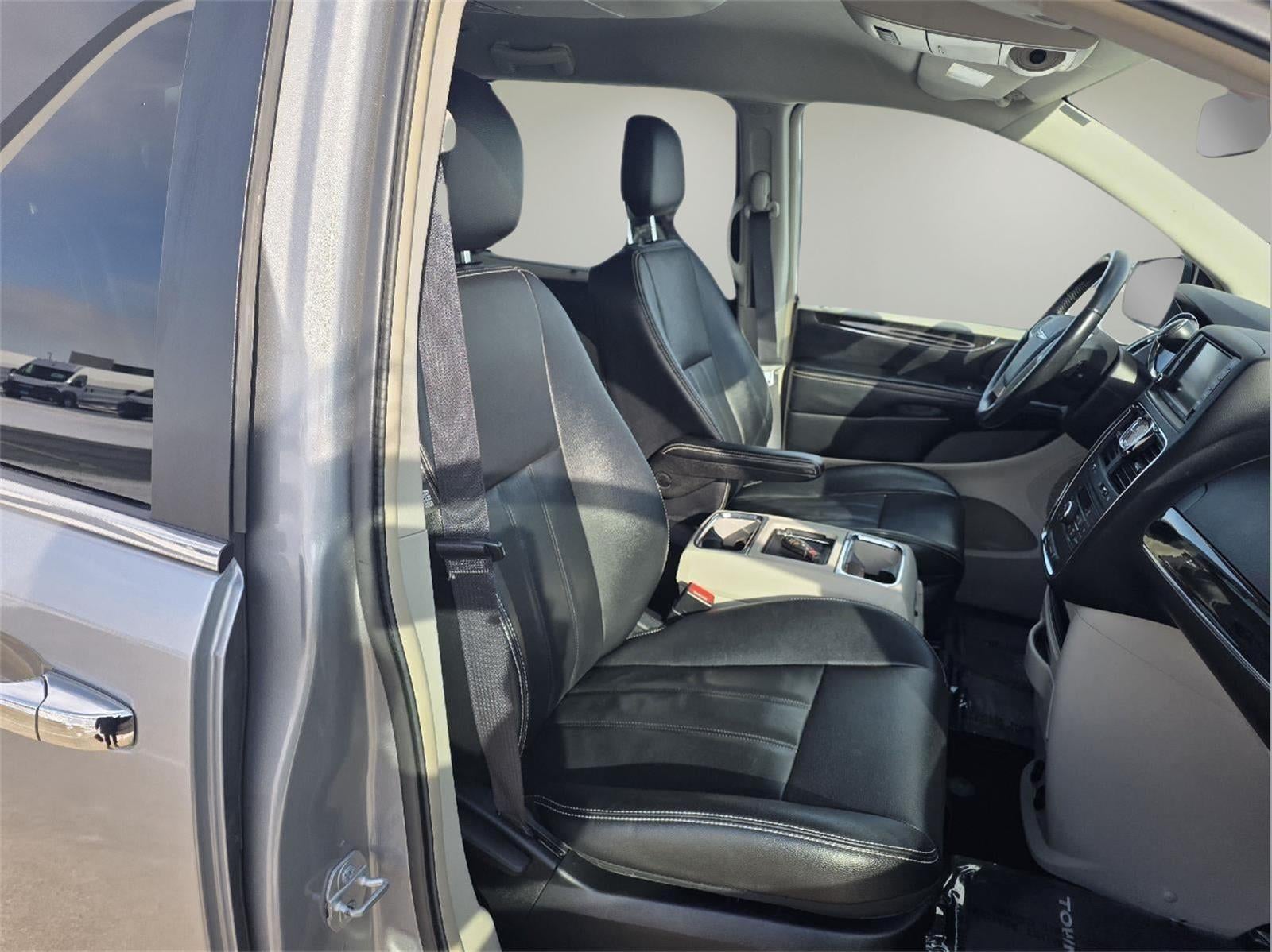 2015 Chrysler Town & Country Touring