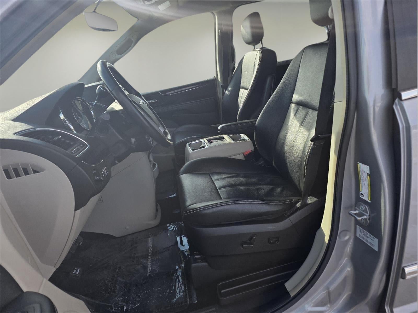 2015 Chrysler Town & Country Touring