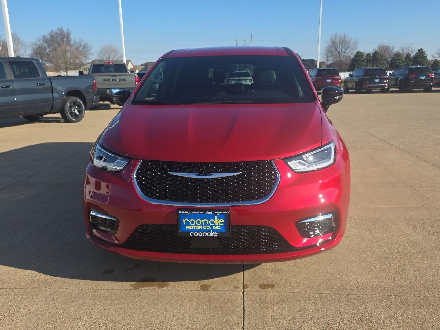 2026 Chrysler Pacifica Select