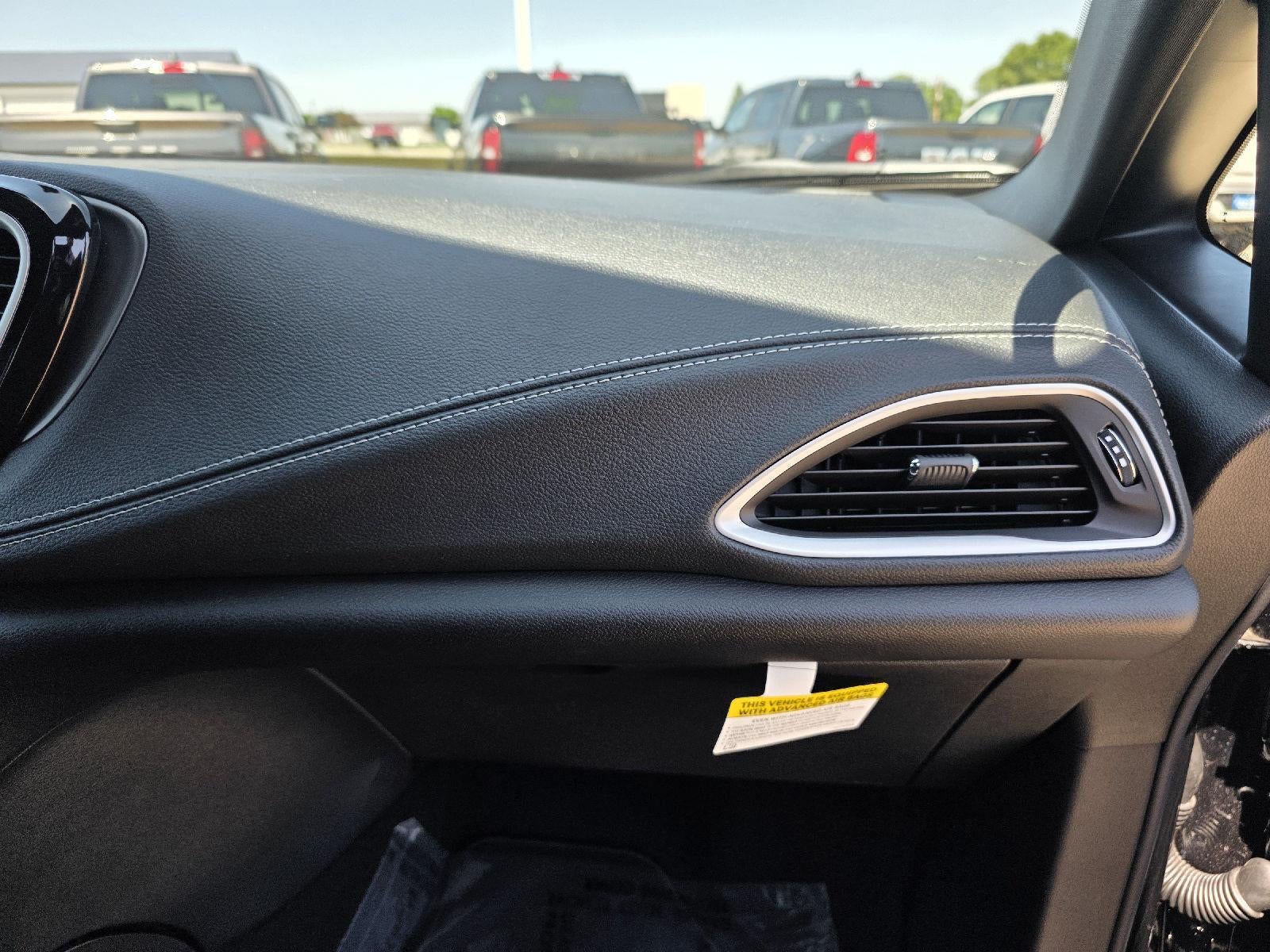 2027 Chrysler Pacifica Select