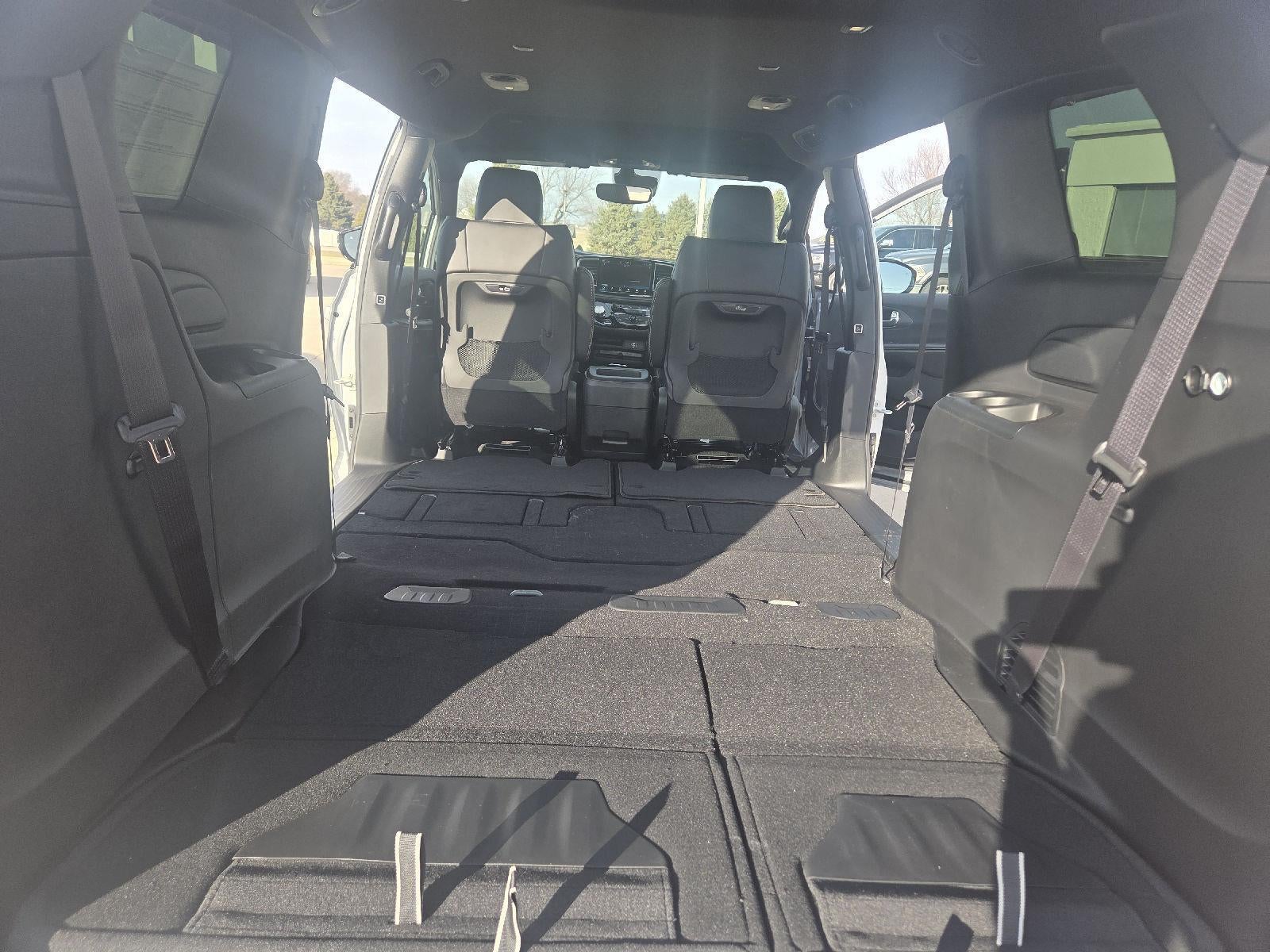 2026 Chrysler Pacifica Select