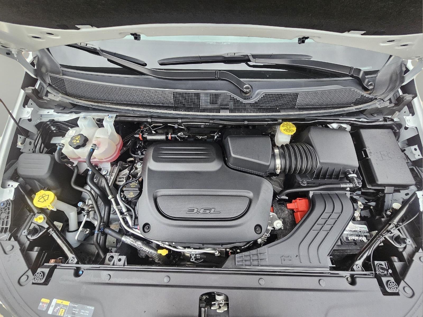 2025 Chrysler Pacifica Select