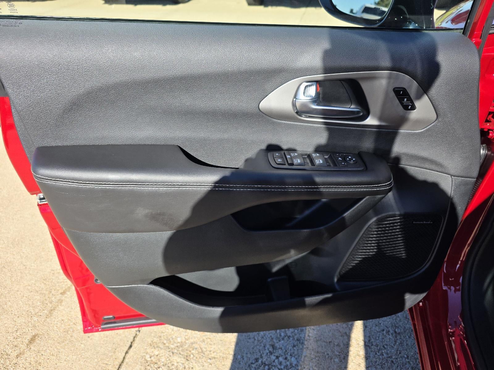 2027 Chrysler Pacifica Limited