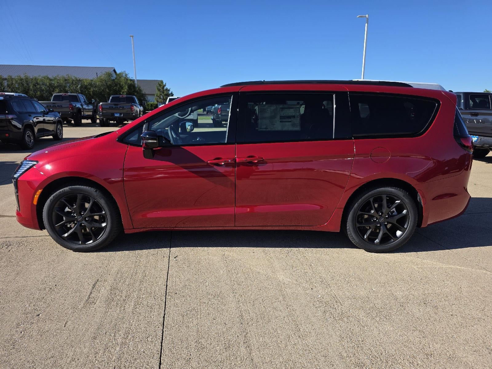 2027 Chrysler Pacifica Limited