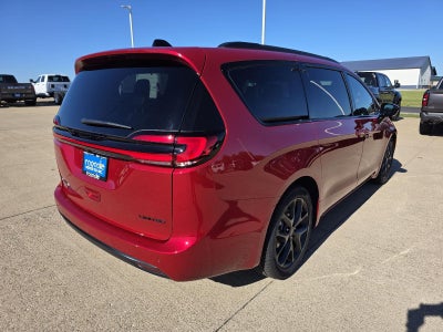 2027 Chrysler Pacifica Limited
