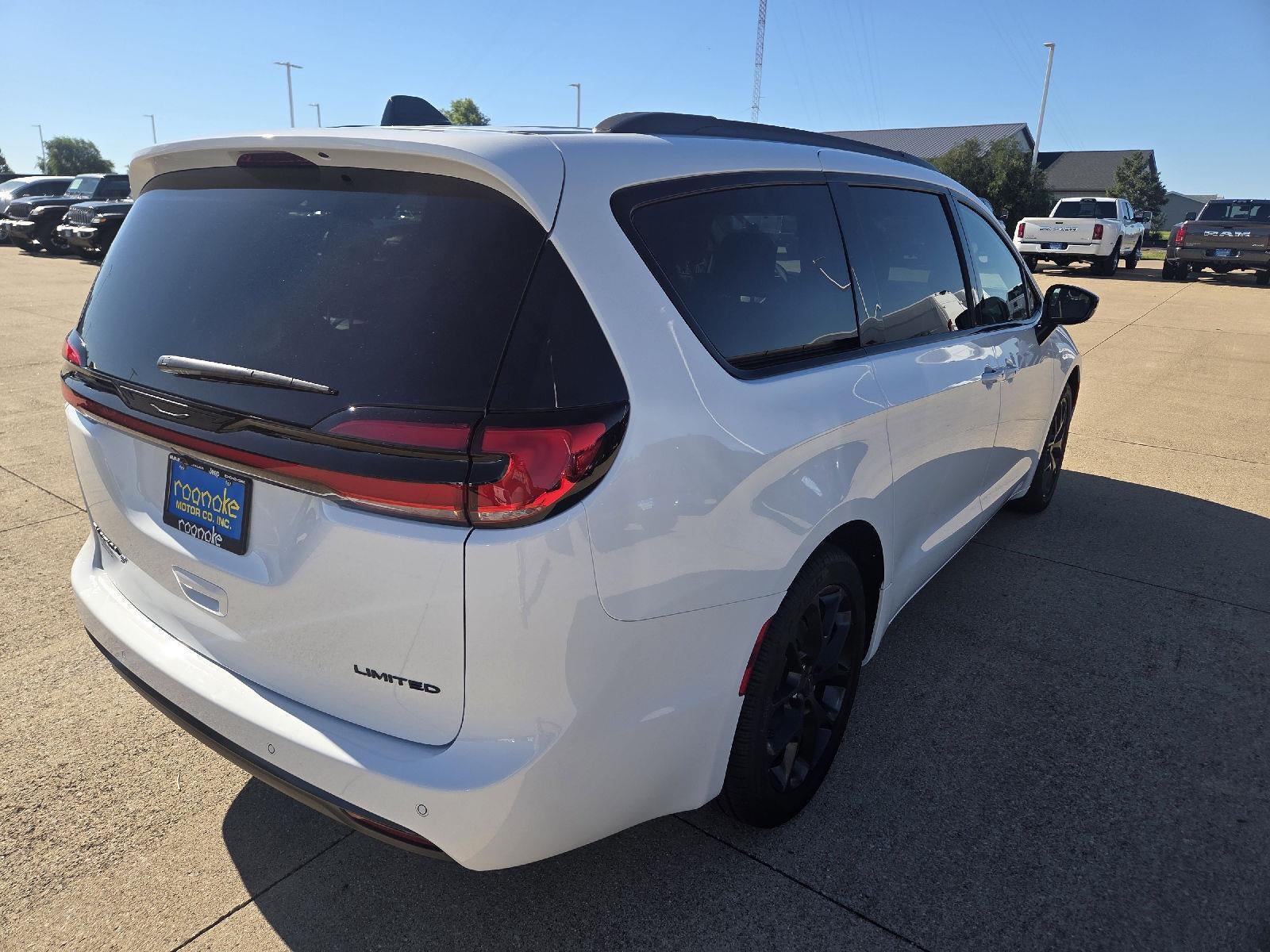 2027 Chrysler Pacifica Limited