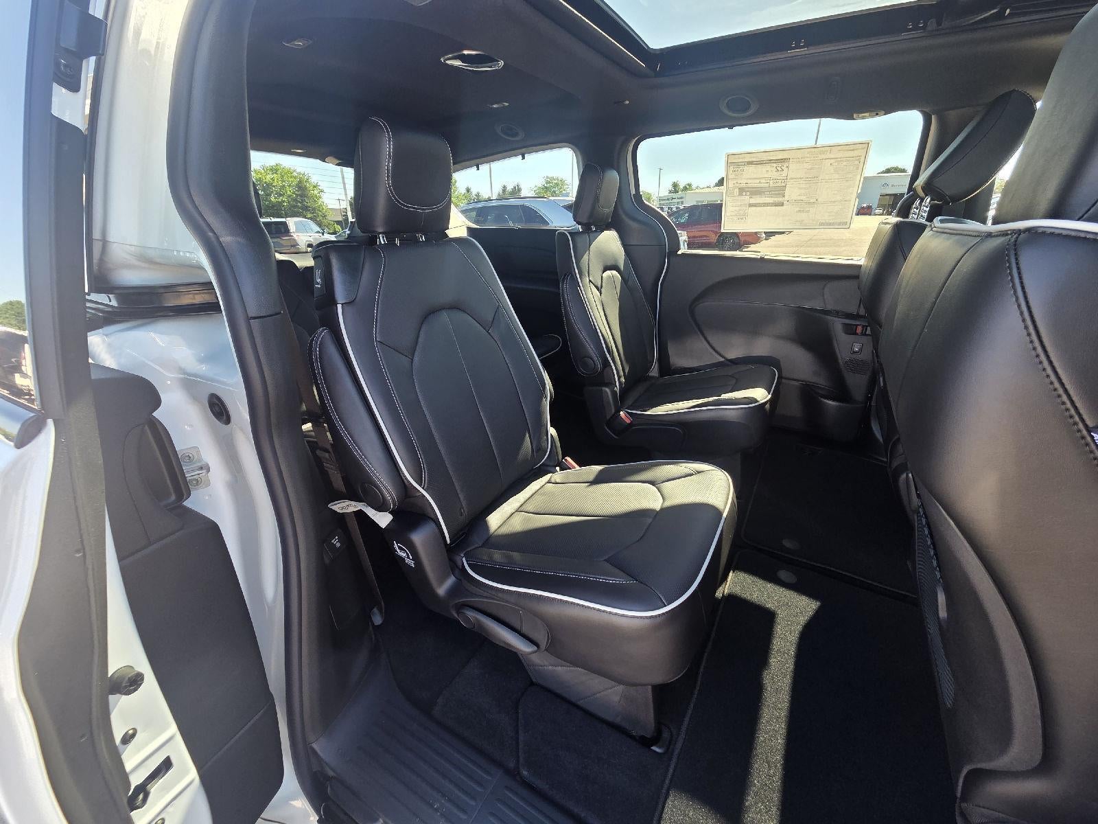 2027 Chrysler Pacifica Limited