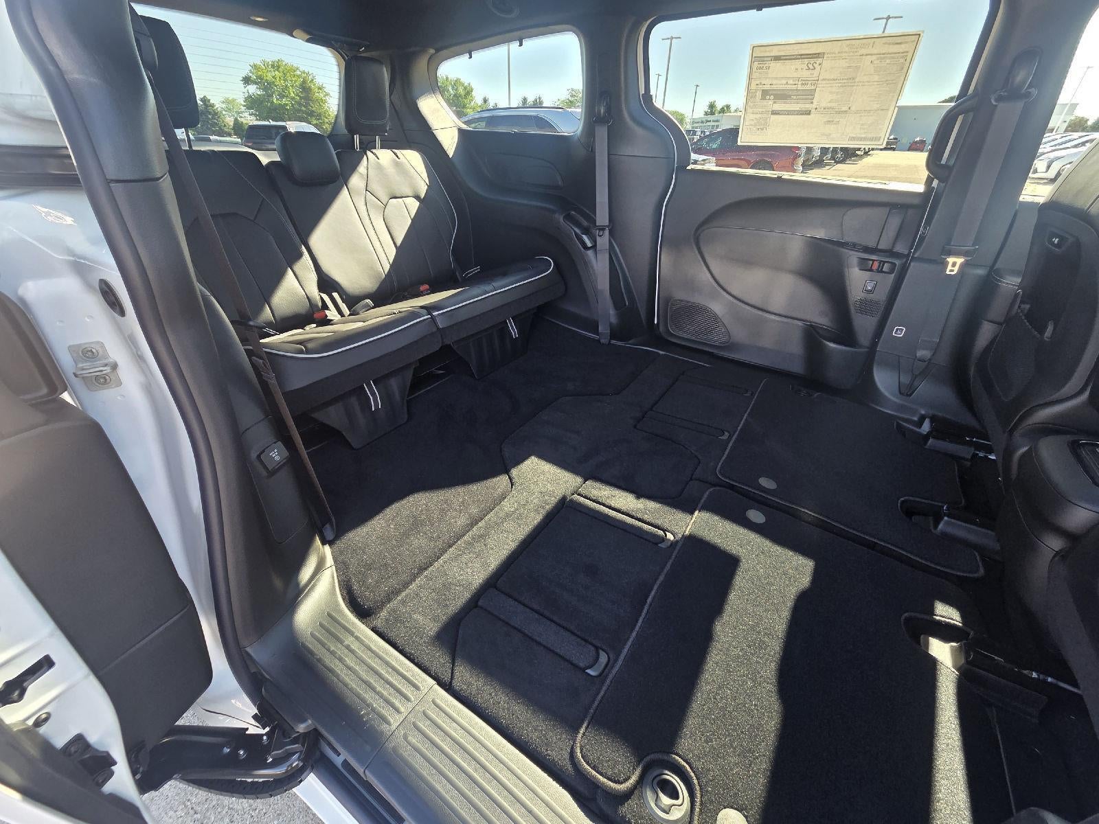 2027 Chrysler Pacifica Limited