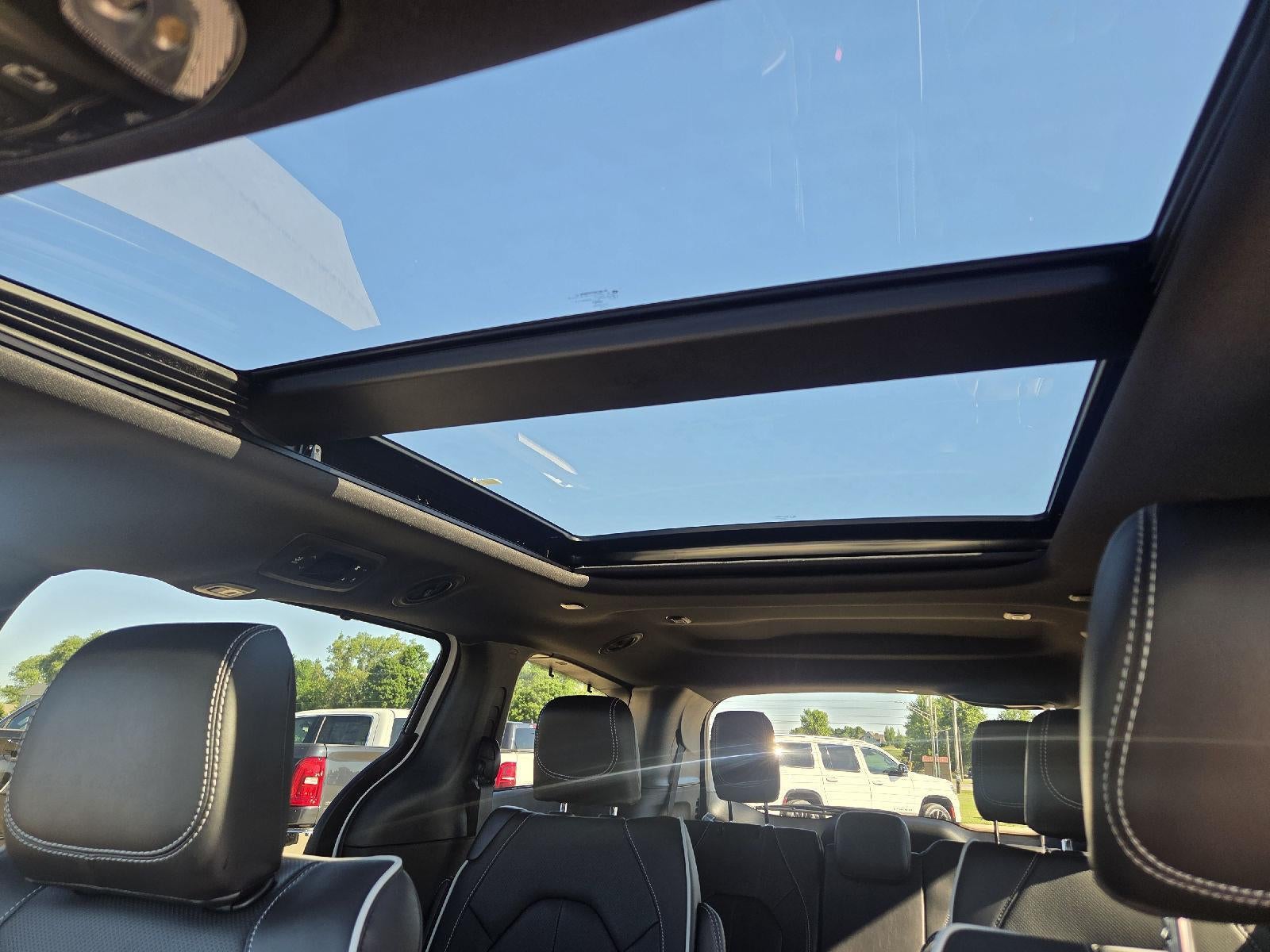 2027 Chrysler Pacifica Limited
