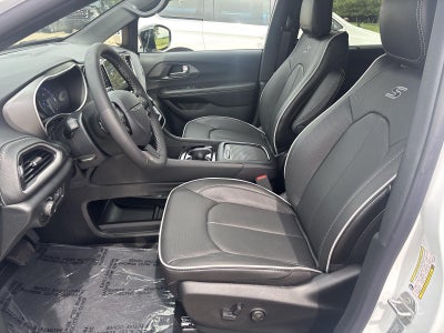 2027 Chrysler Pacifica Limited