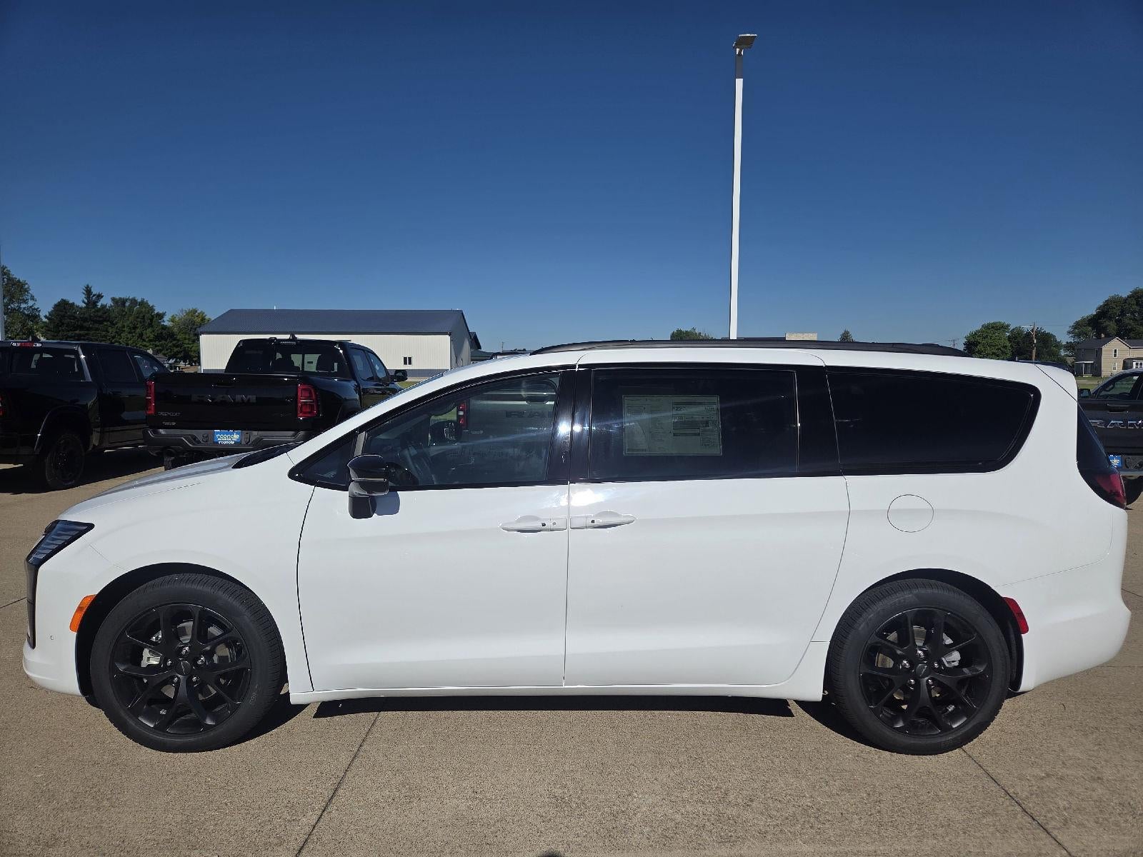 2027 Chrysler Pacifica Limited