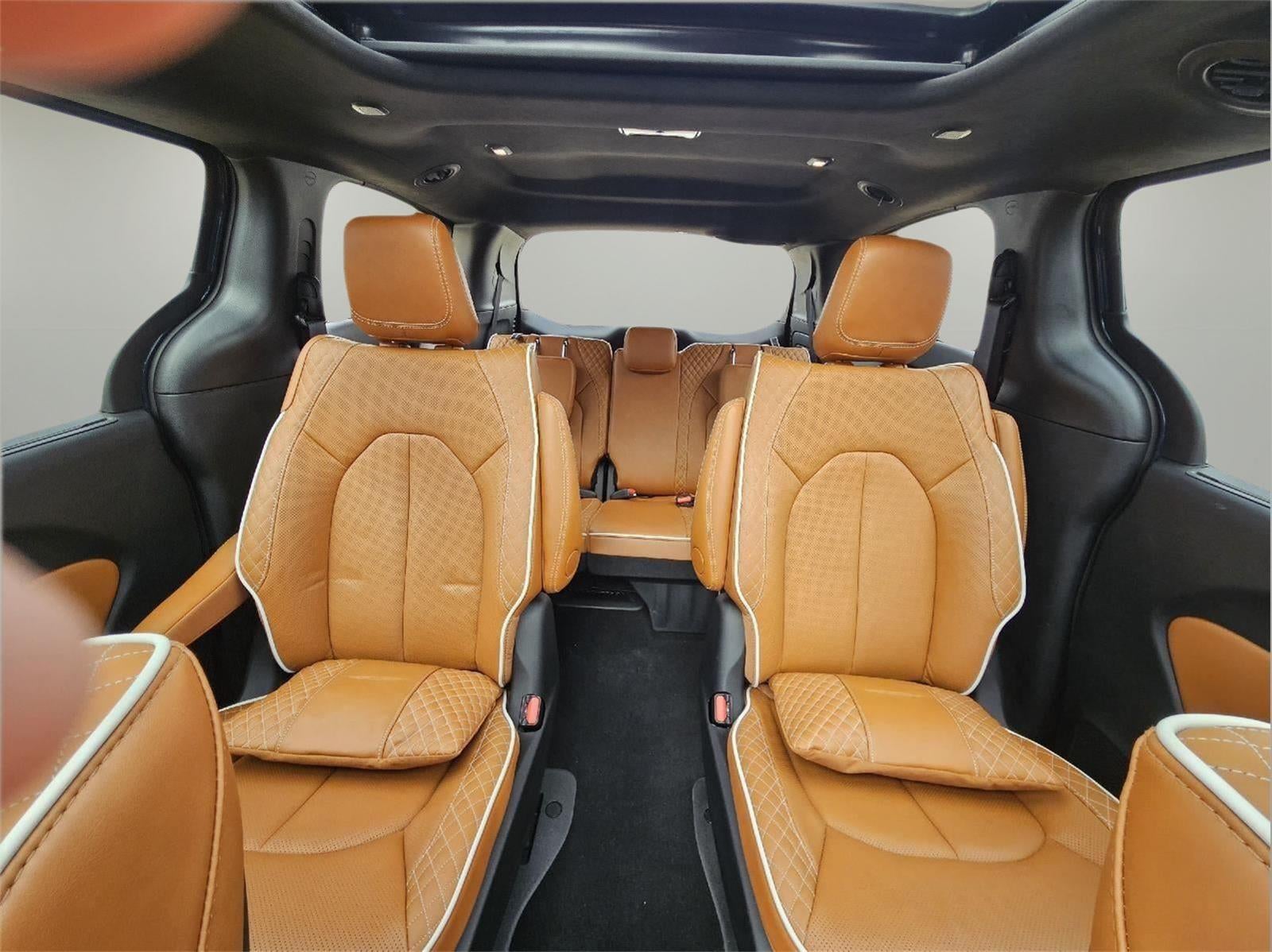 2025 Chrysler Pacifica Hybrid Pinnacle