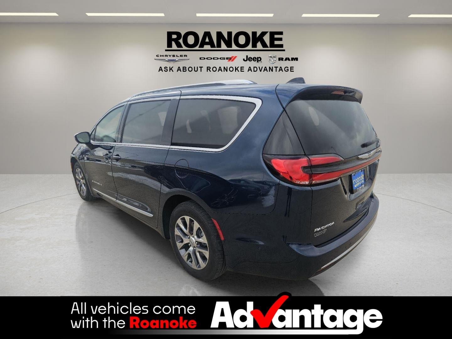 2025 Chrysler Pacifica Hybrid Pinnacle