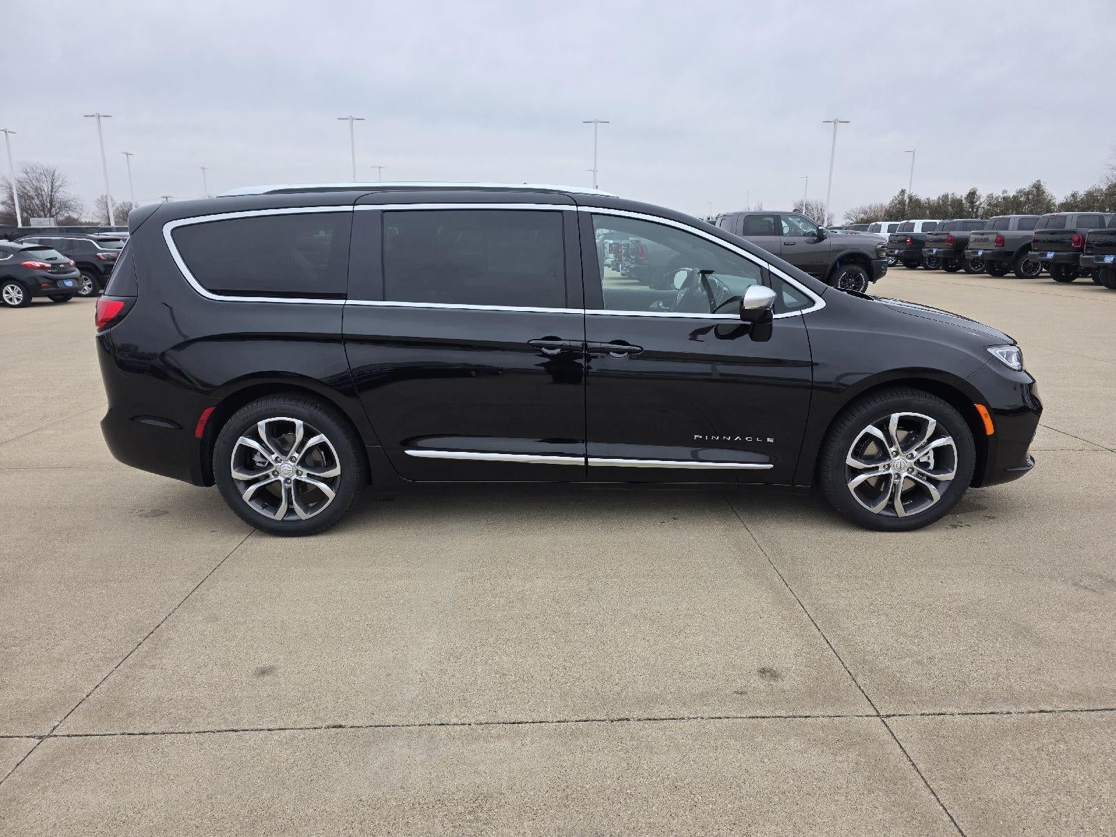 2026 Chrysler Pacifica Pinnacle