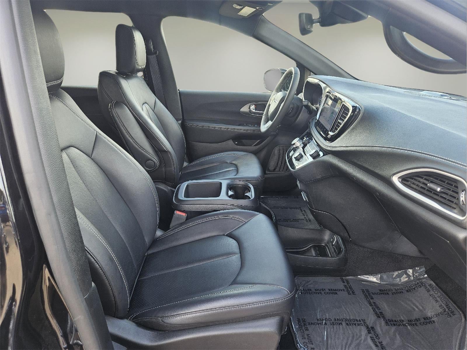 2025 Chrysler Pacifica Hybrid Select
