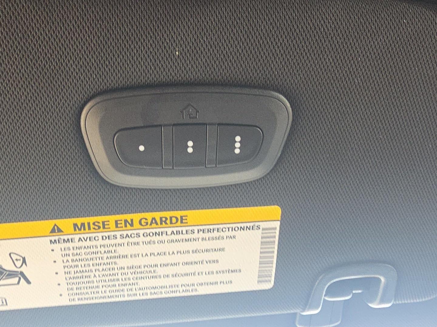 2025 Chrysler Pacifica Hybrid Premium S Appearance Pkg