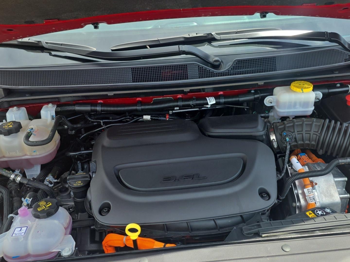 2025 Chrysler Pacifica Hybrid Premium S Appearance Pkg