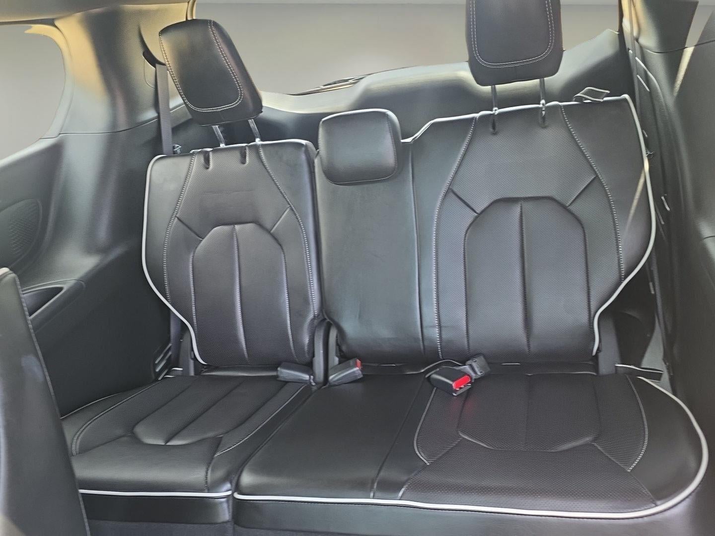 2025 Chrysler Pacifica Hybrid Premium S Appearance Pkg