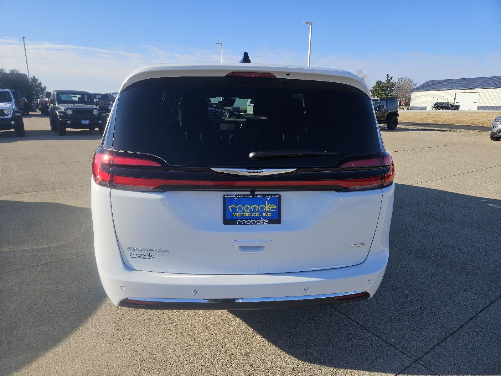 2026 Chrysler Pacifica Select
