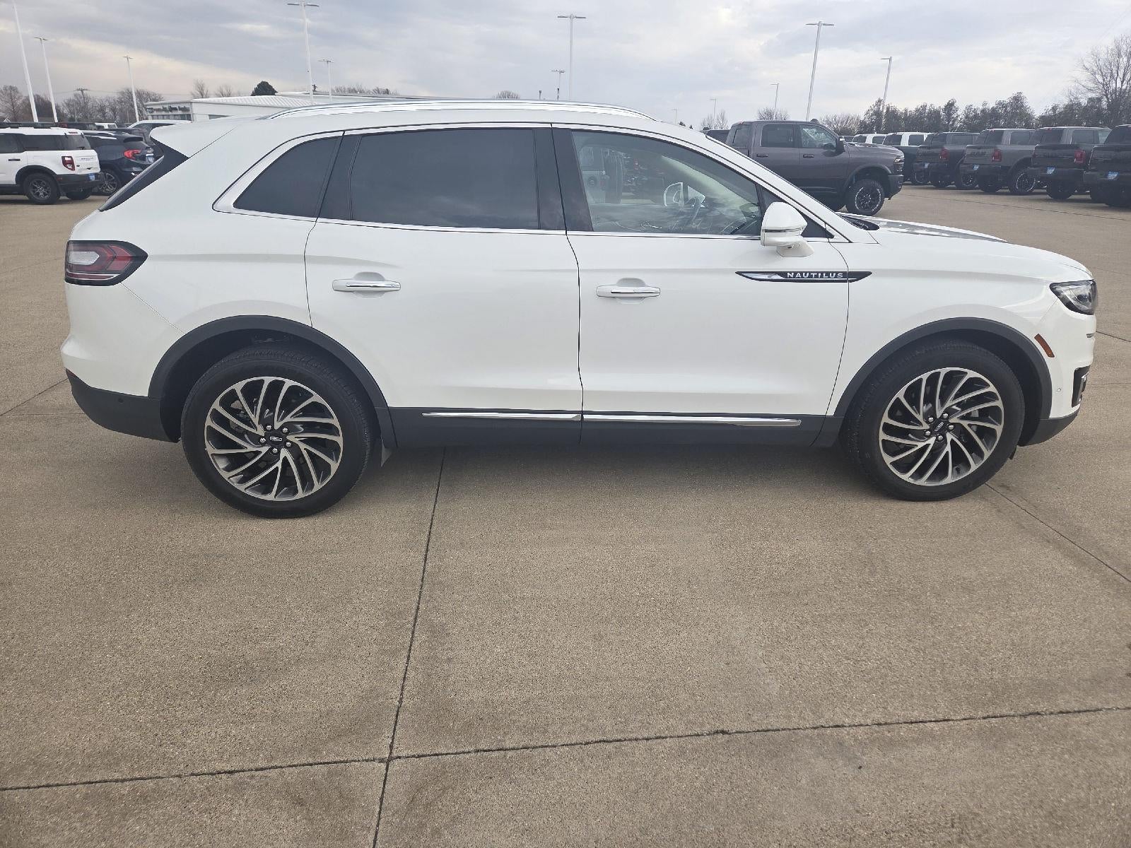 2020 Lincoln Nautilus Reserve