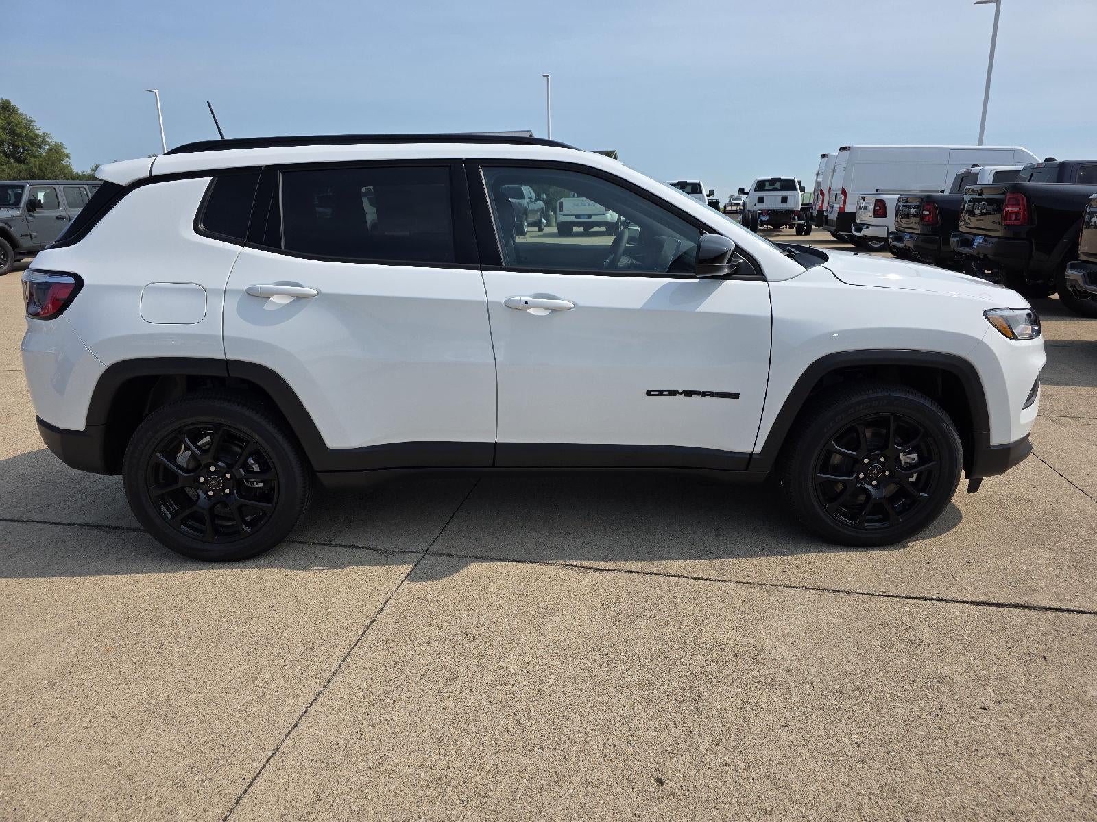 2026 Jeep Compass Latitude Altitude