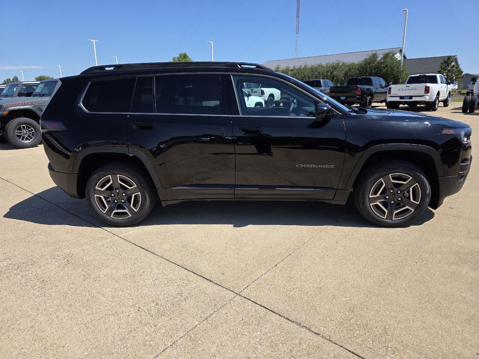 2026 Jeep Cherokee Laredo