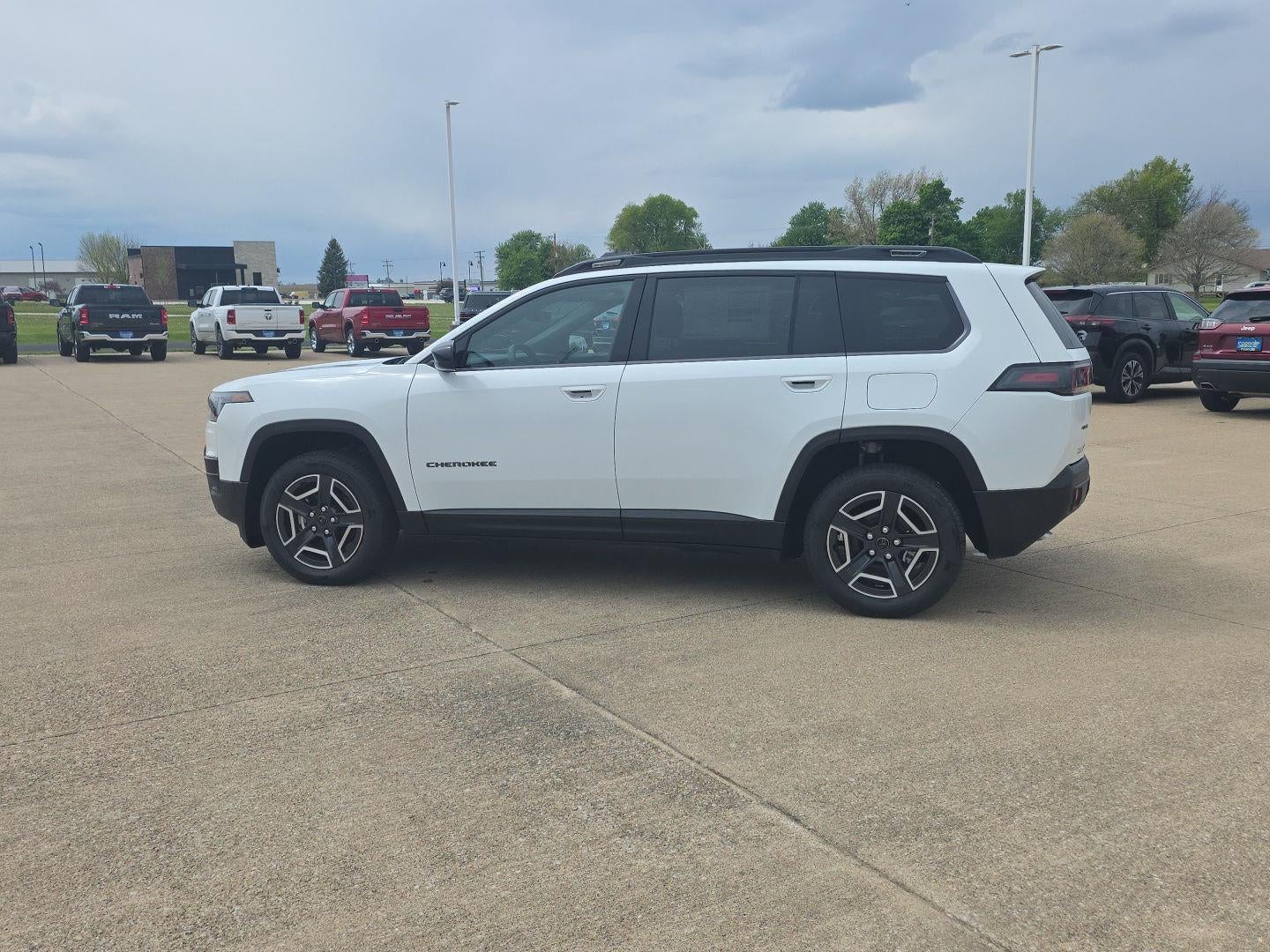 2026 Jeep Cherokee Laredo