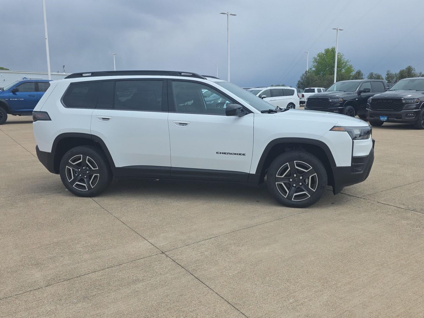 2026 Jeep Cherokee Laredo