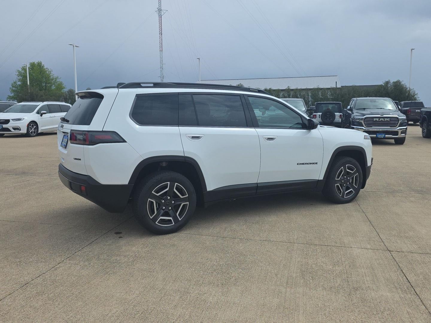 2026 Jeep Cherokee Laredo