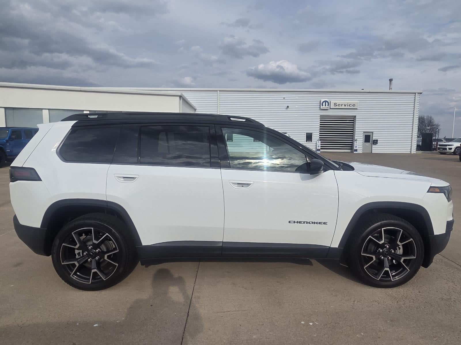 2026 Jeep Cherokee Overland